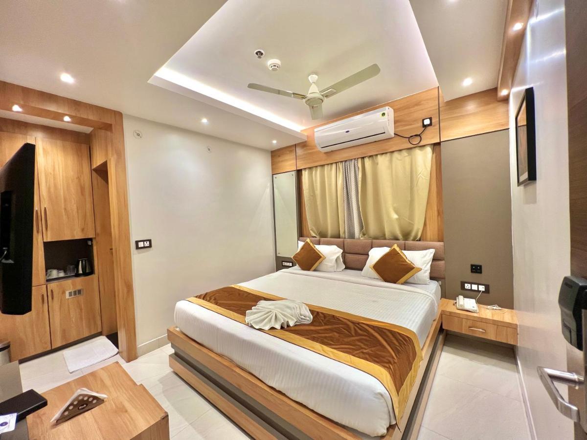 The Magnum Hotel เดฟการ์ ภายนอก รูปภาพ
