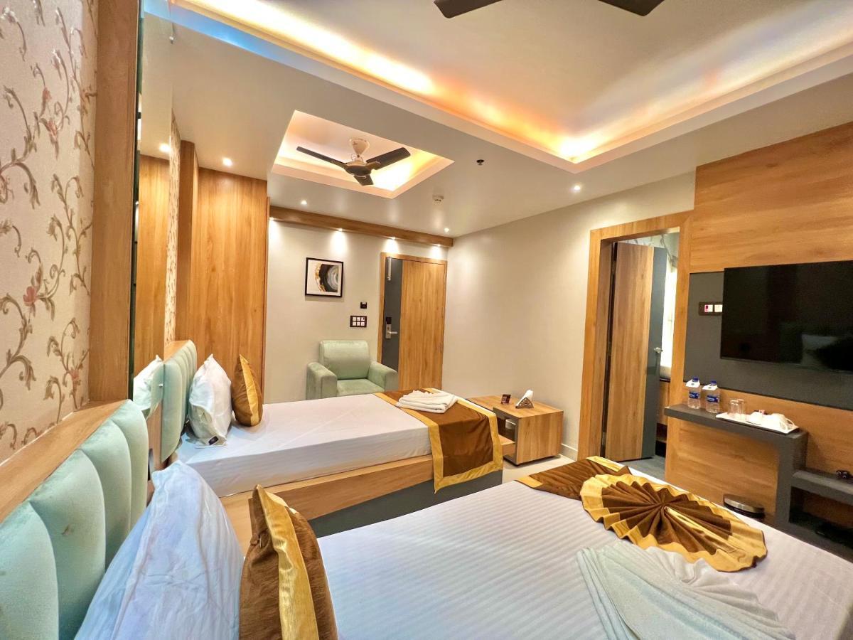The Magnum Hotel เดฟการ์ ภายนอก รูปภาพ
